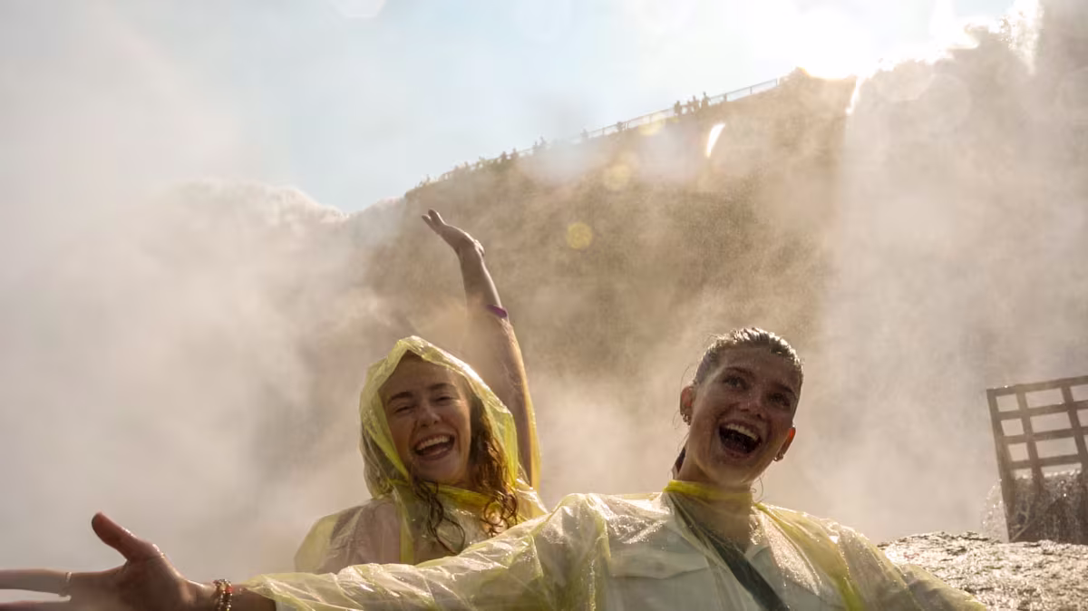 Ultimate Niagara Falls USA Tour + Live on Air - Niagara Falls Balloon Ride image 2