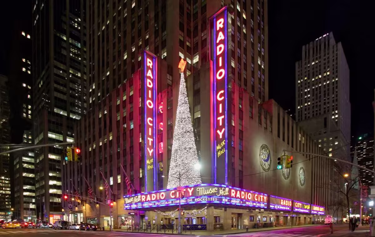 New York City Christmas Lights Tour with Empire State Building image 5
